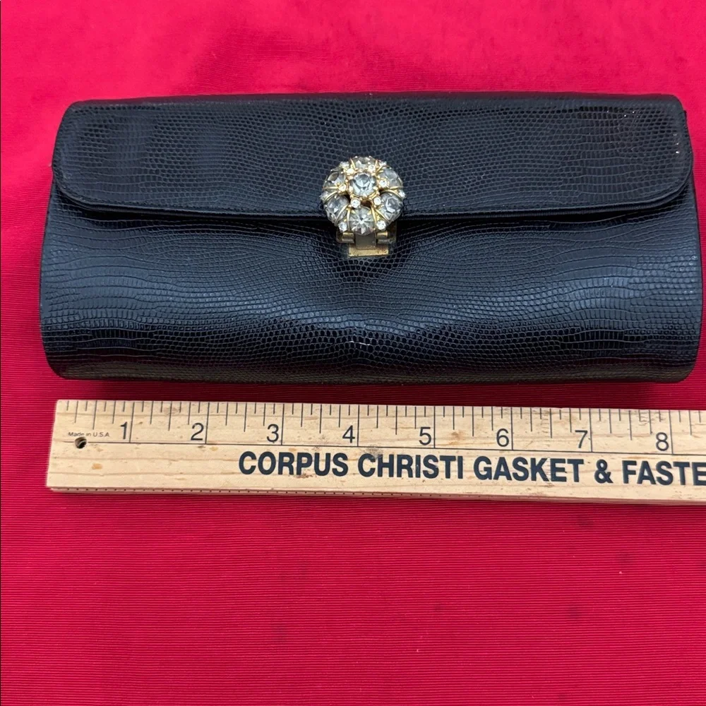 Koret Elegant Black Clutch with Gold Accent and coin purse (mlb/rm)